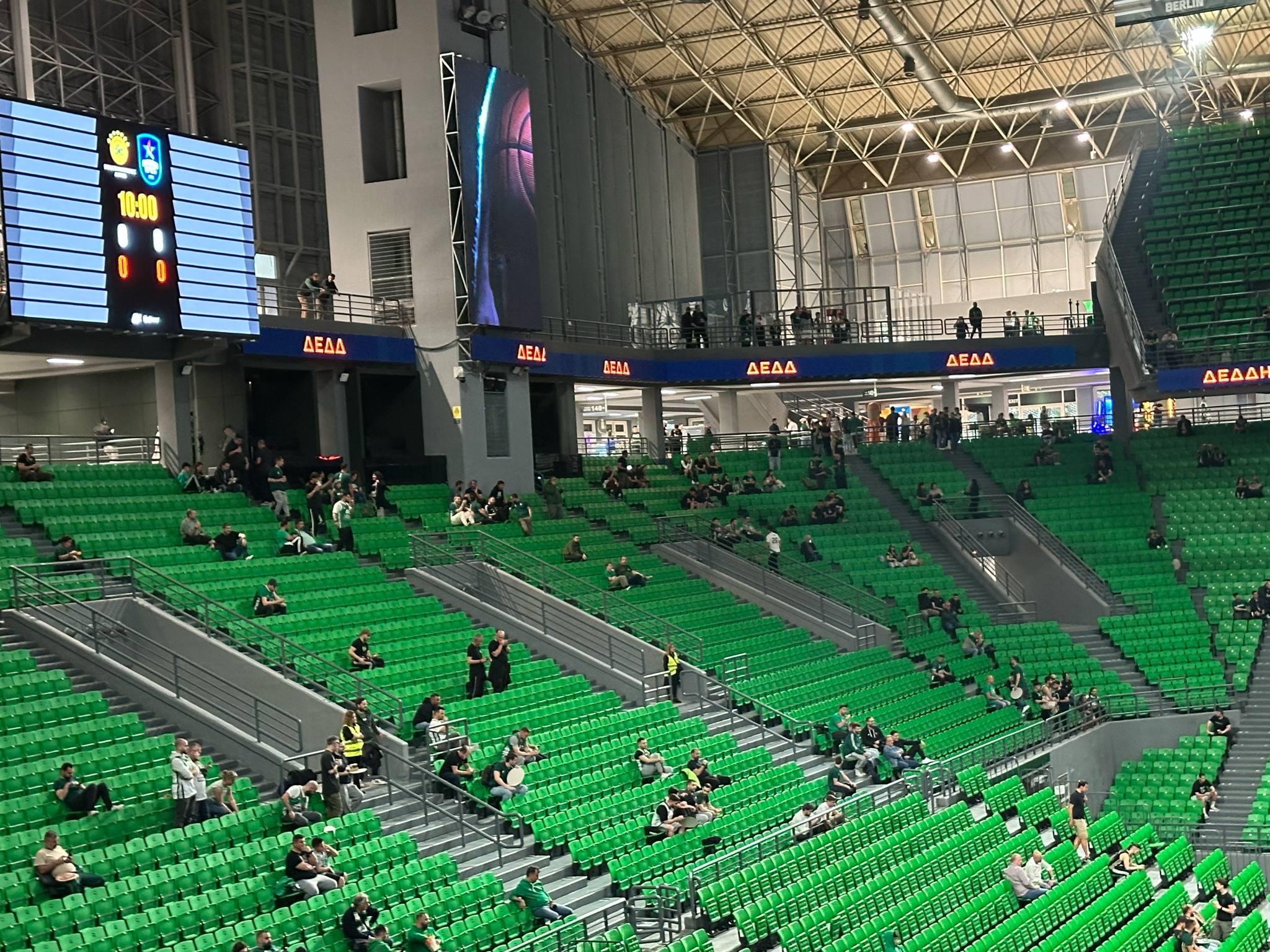 Παναθηναϊκός: Γέμισε η Θύρα 13 δύο ώρες πριν το τζάμπολ (pics)