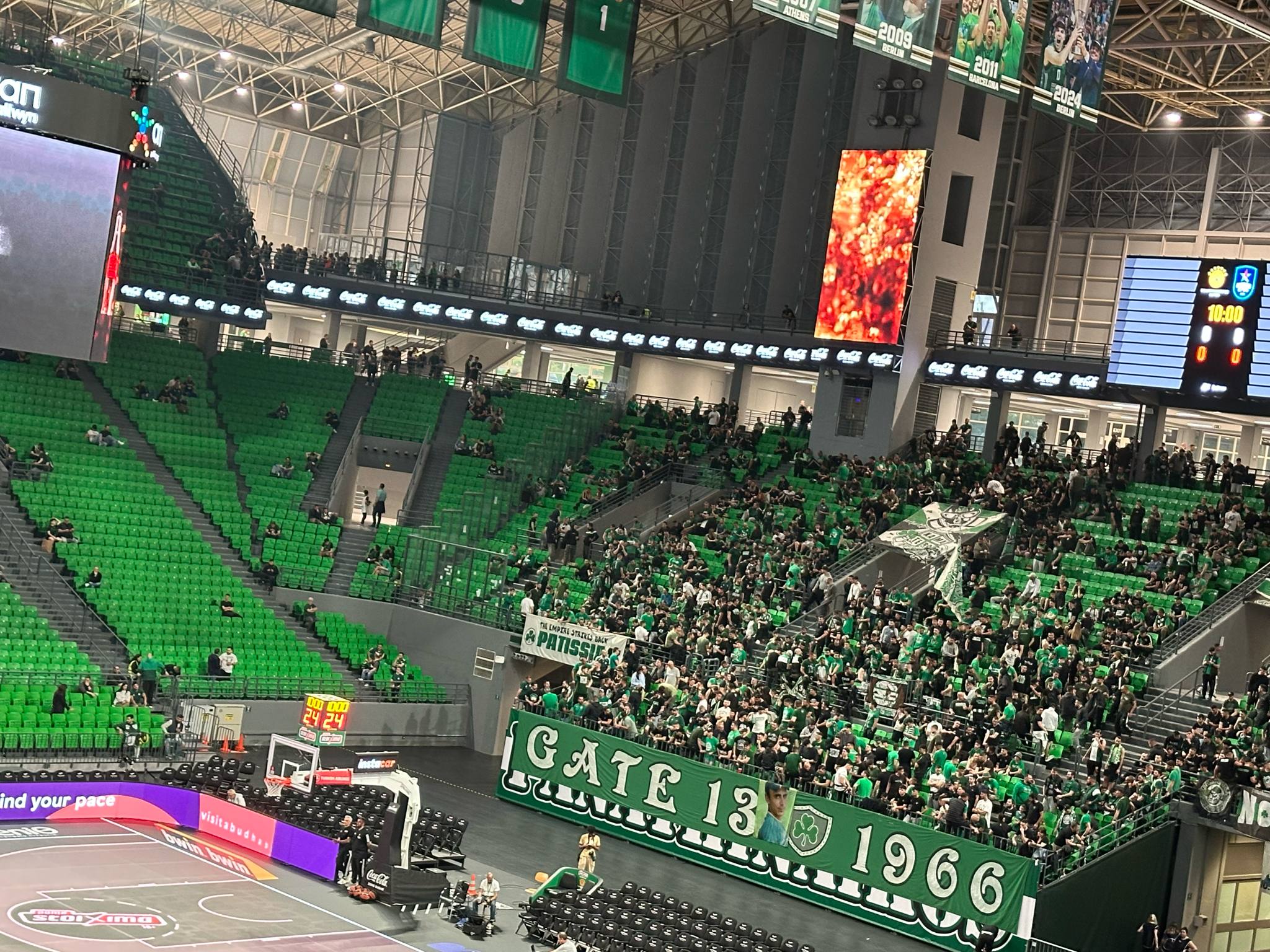 Παναθηναϊκός: Γέμισε η Θύρα 13 δύο ώρες πριν το τζάμπολ (pics)