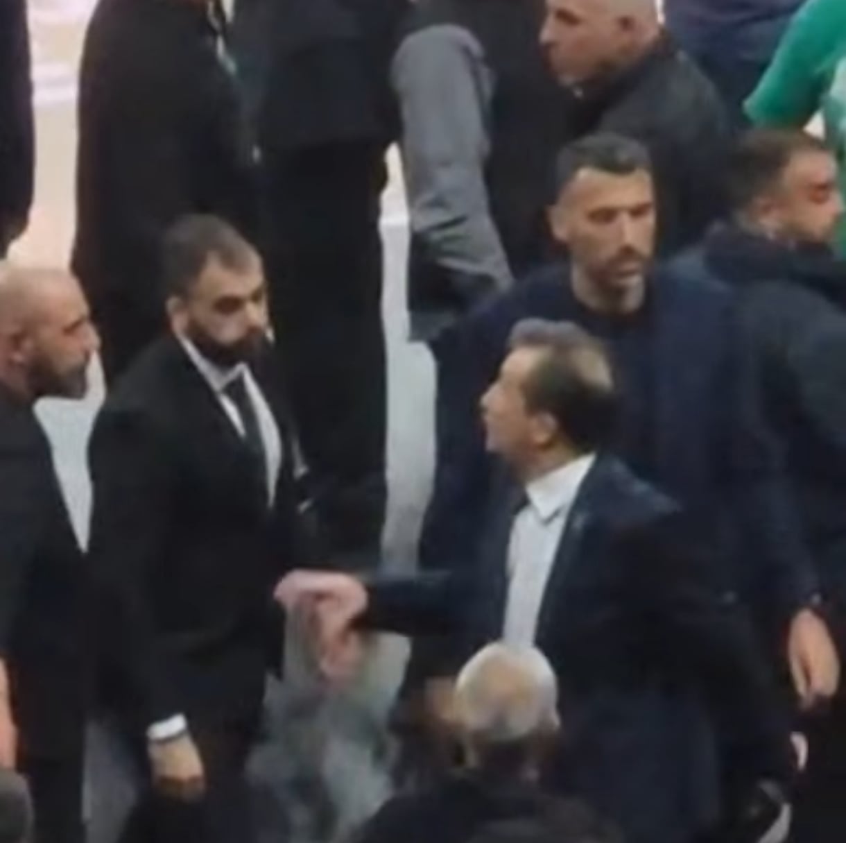 Προκλητικός Μπάνκι μετά το Παναθηναϊκός-Εφές: Απαντούσε σε φίλους του Τριφυλλιού