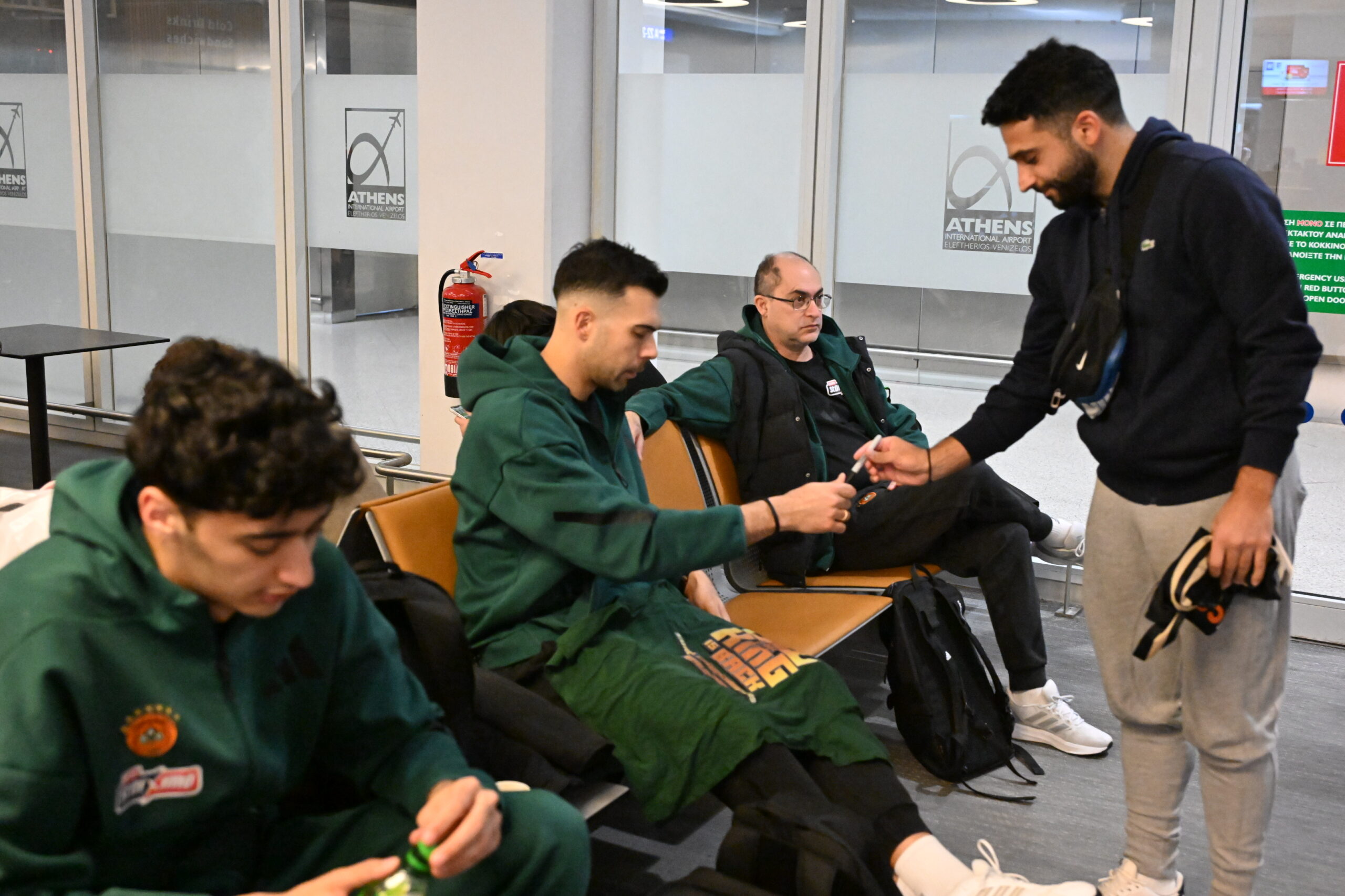 Αποφασισμένοι στον Παναθηναϊκό: Φωτογραφίες από την αναχώρηση για την Τουρκία