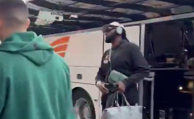 Έφτασε στο γήπεδο ο Παναθηναϊκός, δίπλα στην ομάδα ο Λεσόρ!