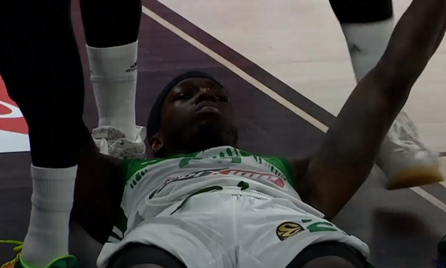 Τριπλό φάουλ στο Ναν, δεν το έδωσαν οι διαιτητές - Δείτε την αντίδρασή του (vid)