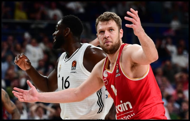 Ξέσπασε Ισπανός δημοσιογράφος: «Η διαιτησία που... απολαμβάνει ο Ολυμπιακός είναι αστεία»