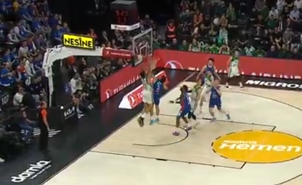 Εφές - Παναθηναϊκός: Μαγική συνεργασία Οσμάν-Γιουρτσεβέν και... κάρφωμα! (vid)