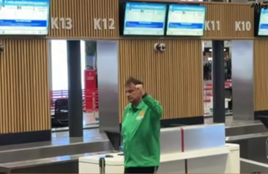 Αποθέωση σε Αταμάν, παίκτες στο αεροδρόμιο - Η κίνηση και το «5» του Τούρκου τεχνικού