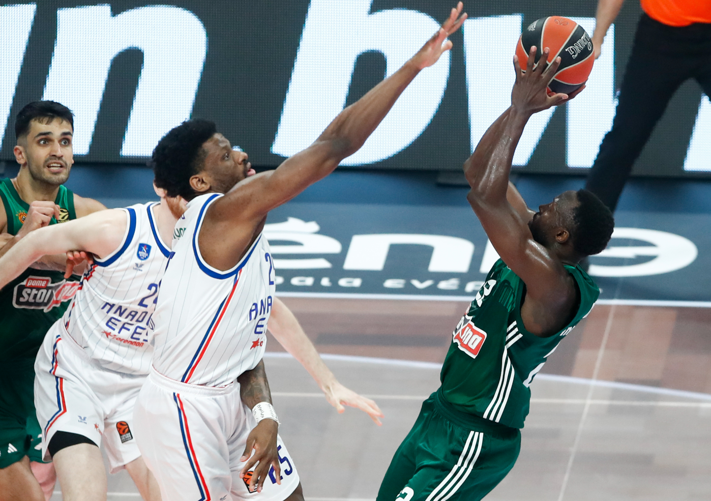 Παπαθεοδώρου: «Θα έπαιρνα με… κλειστά μάτια Οτούρου στον Παναθηναϊκό»