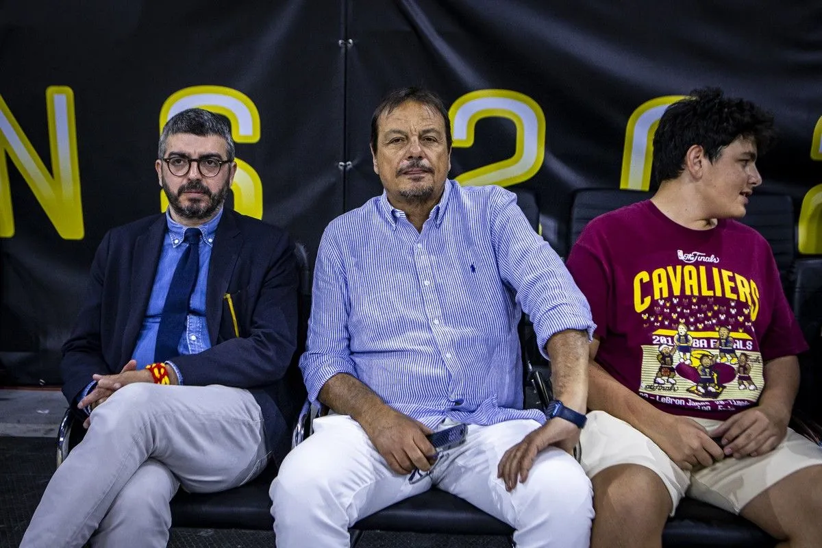 Για γέλια! Υβριστικά συνθήματα στην SUNEL Arena κατά του Παναθηναϊκού και του Αταμάν