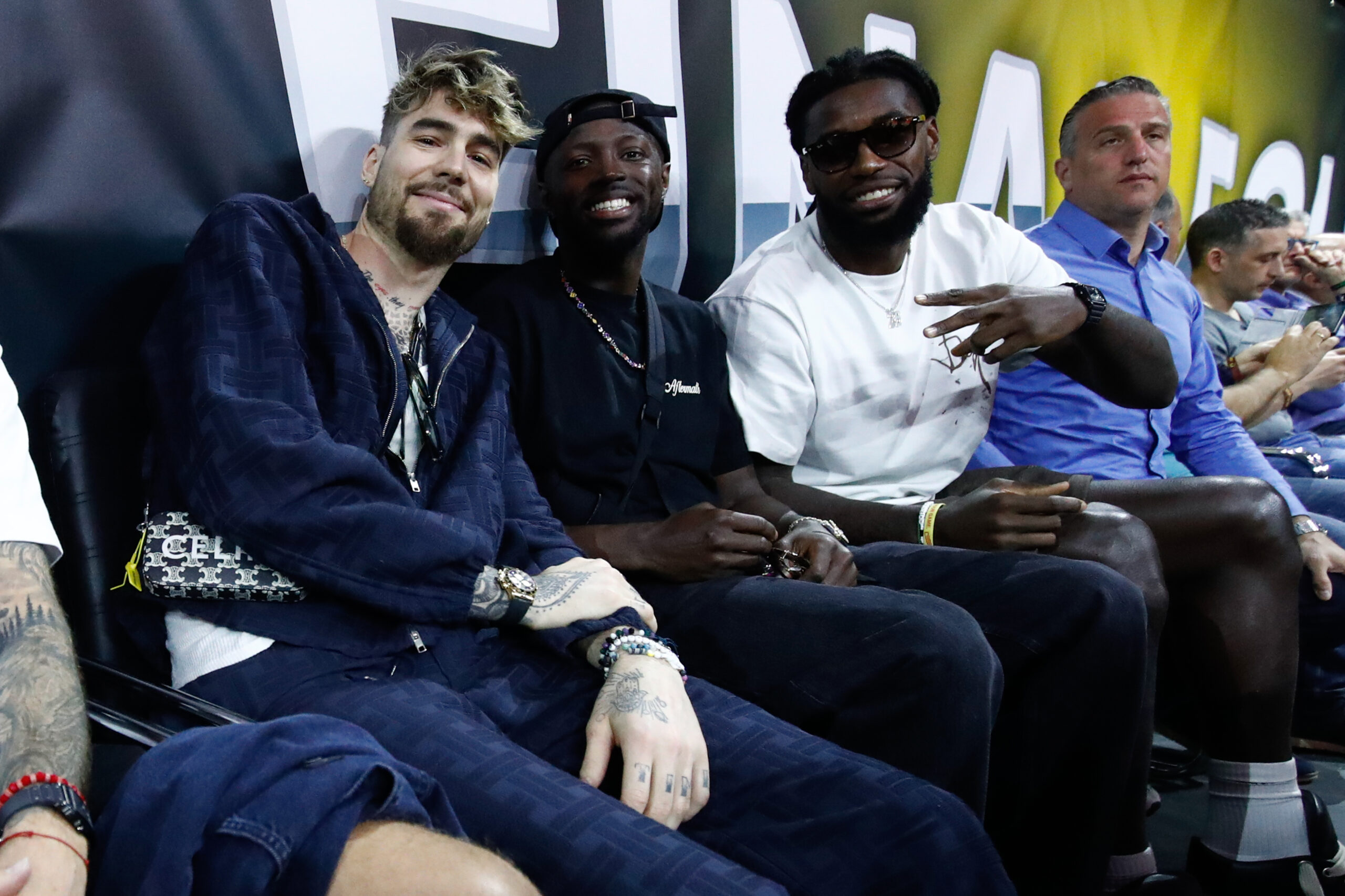 Επικό σχόλιο Λεσόρ σε δημοσίευση του Γκραντ!