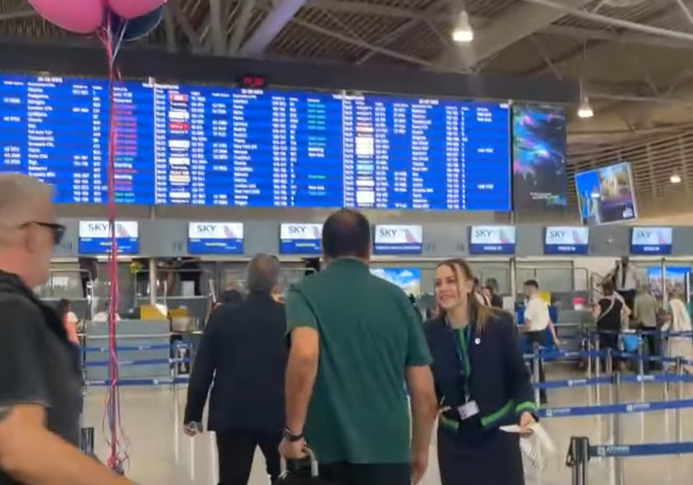 Δείτε εικόνες: Εργκίν και Σαρπ Αταμάν στο αεροδρόμιο