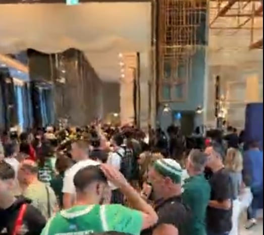 Φωτογραφίες: Αποθέωση στο ξενοδοχείο κατά την αναχώρηση της αποστολής του Παναθηναϊκού