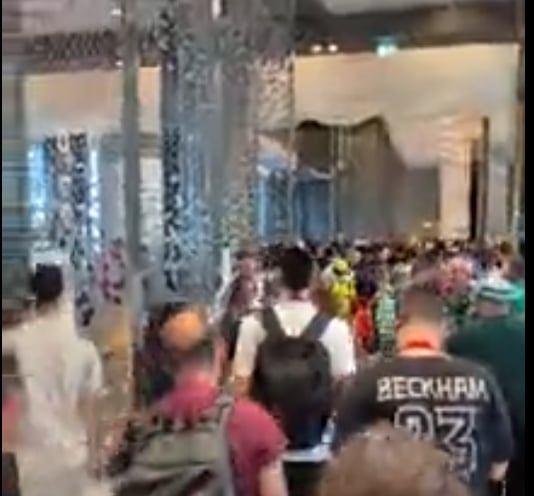 Φωτογραφίες: Αποθέωση στο ξενοδοχείο κατά την αναχώρηση της αποστολής του Παναθηναϊκού