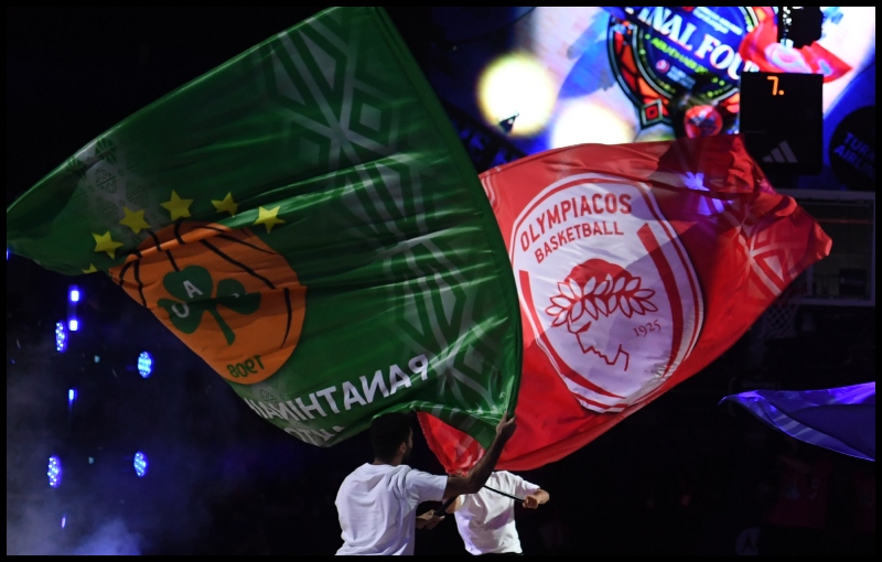 Οπαδοί του Ολυμπιακού «έφαγαν» πόρτα, επειδή φορούσαν κελεμπίες