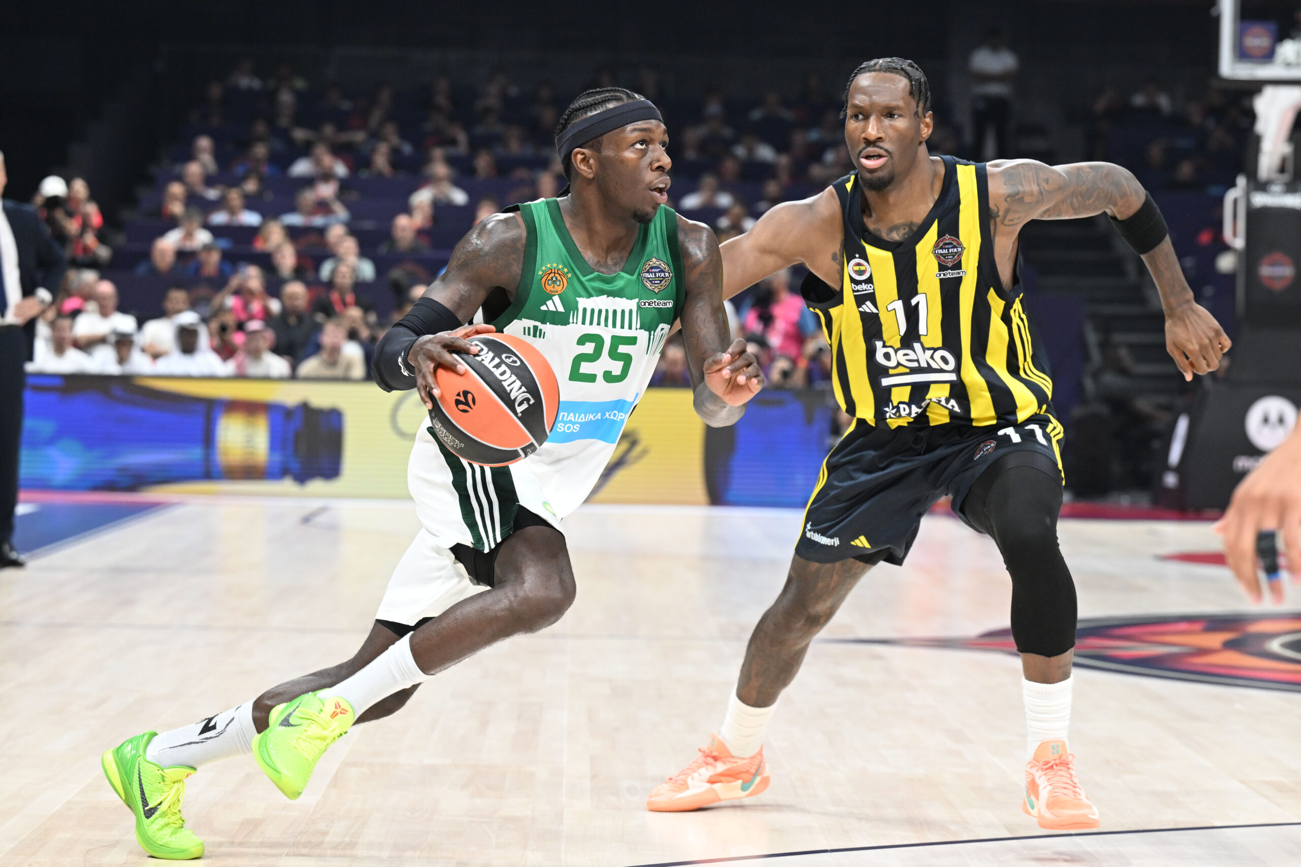 Ναν: «Πάντα κάποια ηλίθια σφυρίγματα - Έτσι είναι με αυτούς του τύπους»