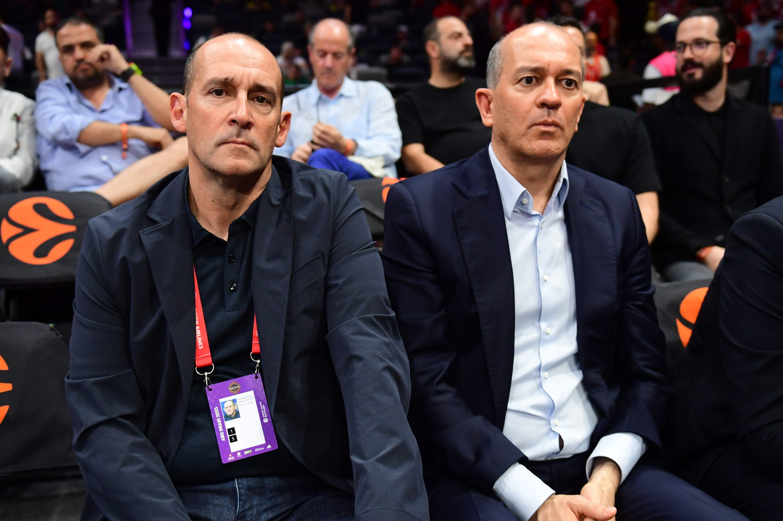 Παρακολουθούν τον μικρό τελικό οι Αγγελόπουλοι (pics)