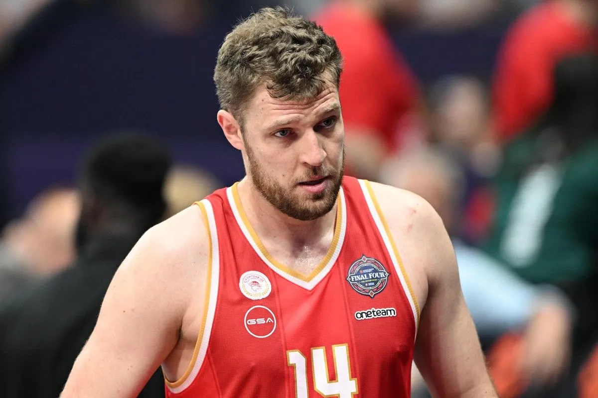 Οπαδοί του Παναθηναϊκού φώναξαν ειρωνικά «MVP, MVP» στον Βεζένκοβ, ανταπέδωσε με χειροκρότημα