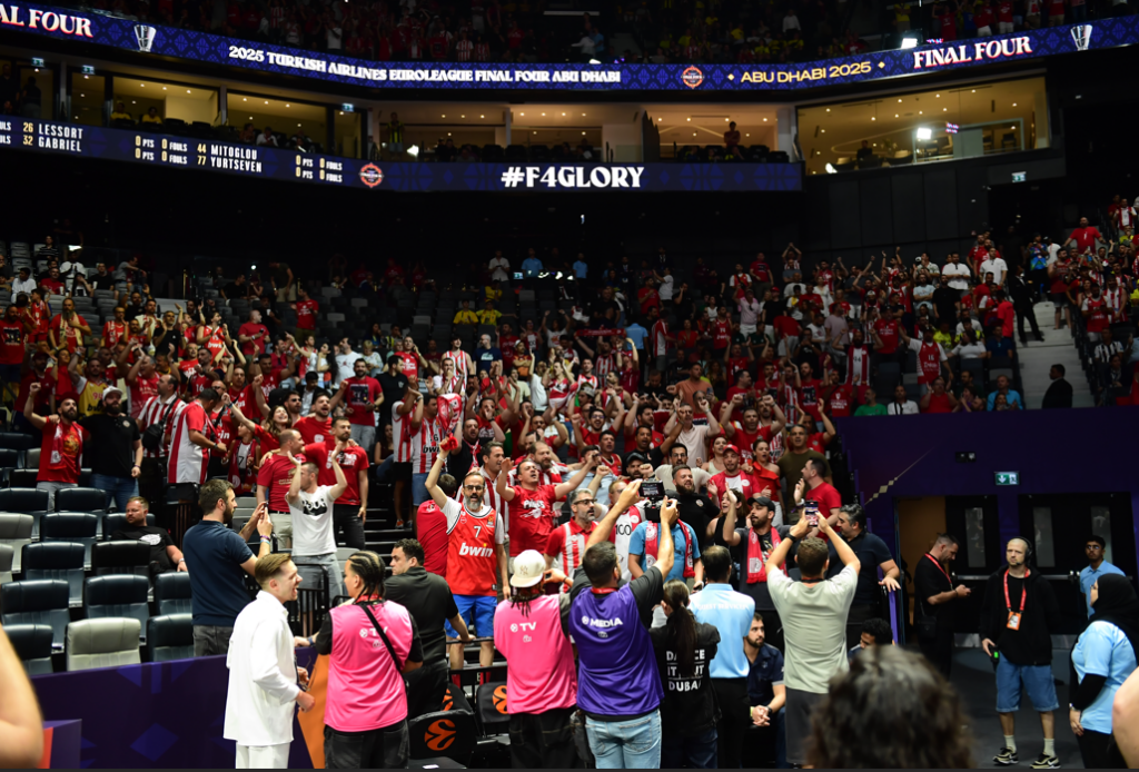 «Αδέρφια»! Ολυμπιακοί και οπαδοί της Φενέρ κατά του Αταμάν