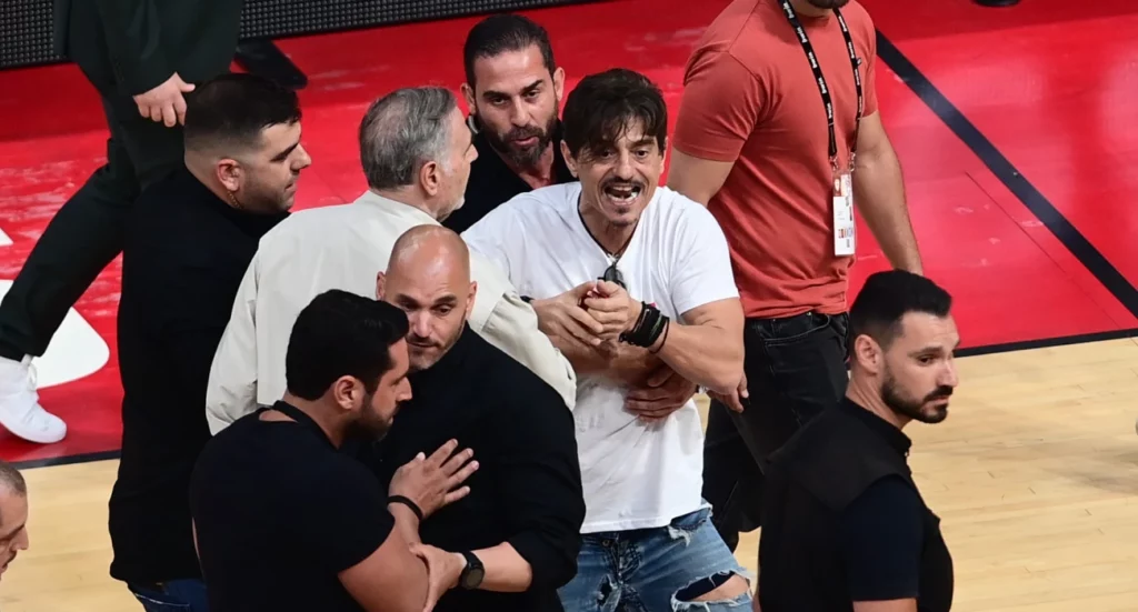 Ολυμπιακός - Παναθηναϊκός: Υβριστικά συνθήματα για την κόρη του Δ. Γιαννακόπουλου