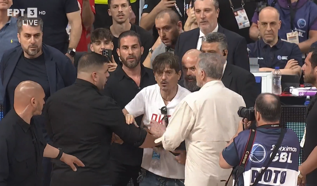 Δείτε φωτογραφίες: Έξαλλος ο Γιαννακόπουλος στο ΣΕΦ