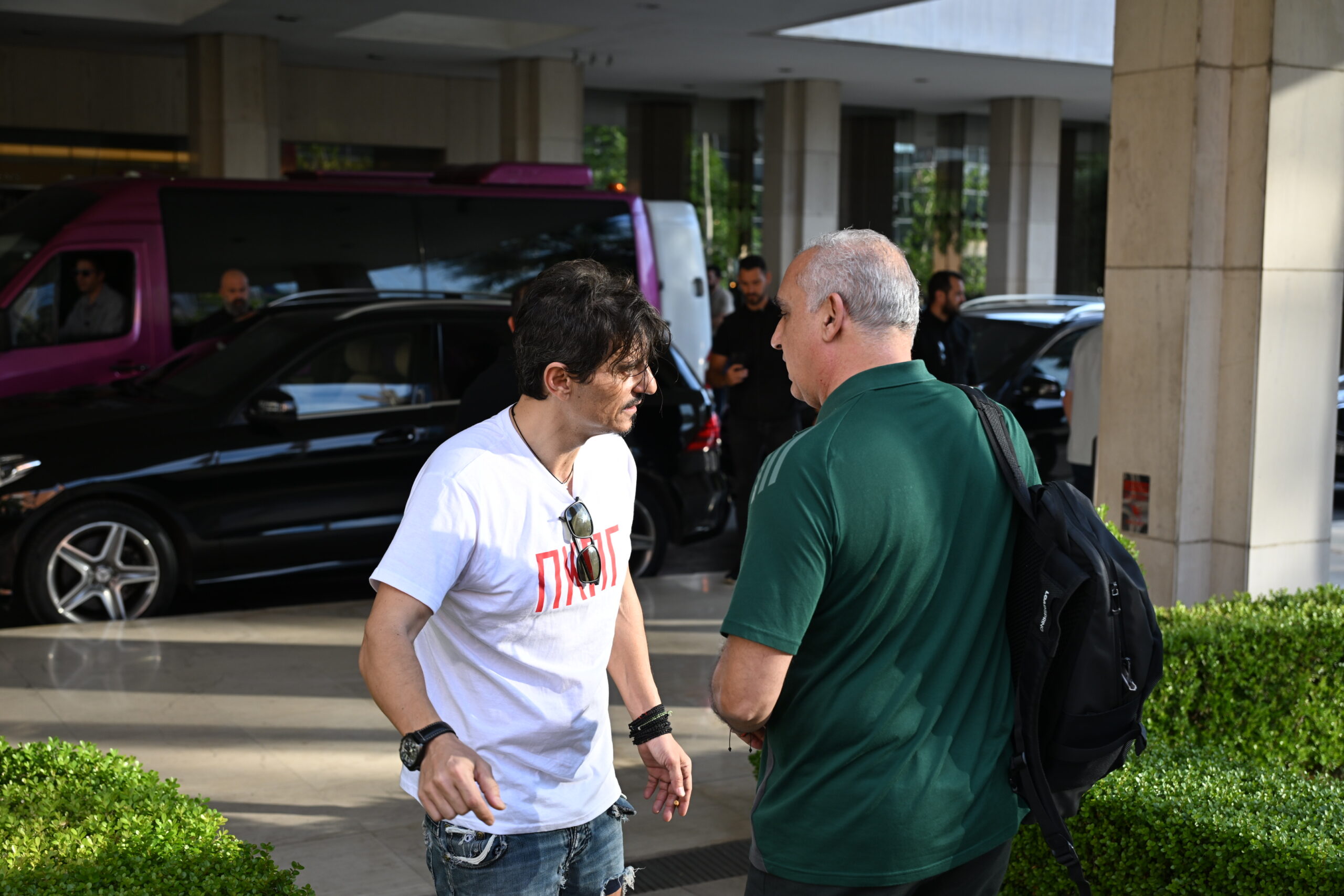 Τι γράφει στην πίσω πλευρά το t-shirt του Γιαννακόπουλου (pic)