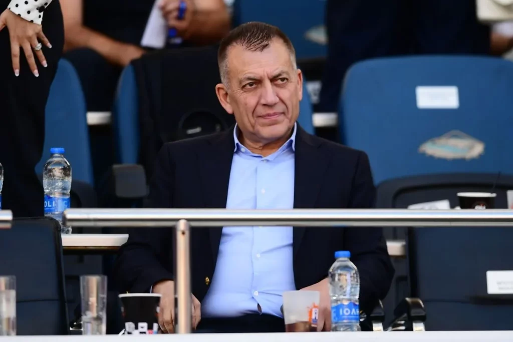 Βρούτσης: «Θα περιμένω Αγγελόπουλους και Γιαννακόπουλο ως τις 15:00, πριν την οριστική διακοπή»