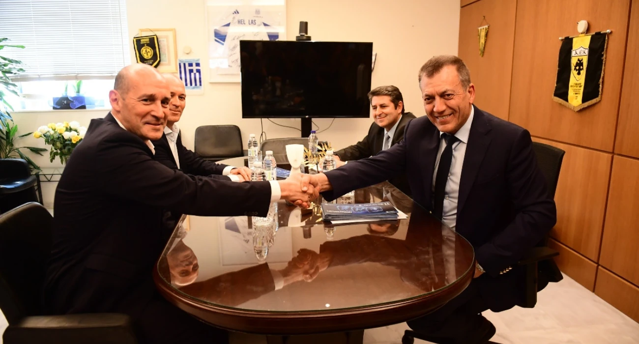 Ολοκληρώθηκε η συνάντηση των ιδιοκτητών της ΚΑΕ Ολυμπιακός με τον Γιάννη Βρούτση