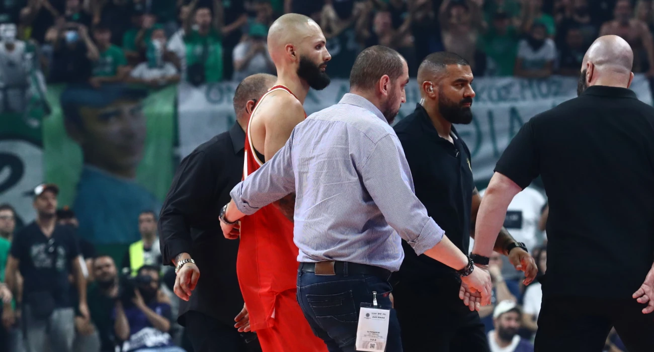 Μήνυση και της ΚΑΕ σε Φουρνιέ: «Προέβη στην πιο προκλητική κίνηση προς τους φίλους του Παναθηναϊκού»