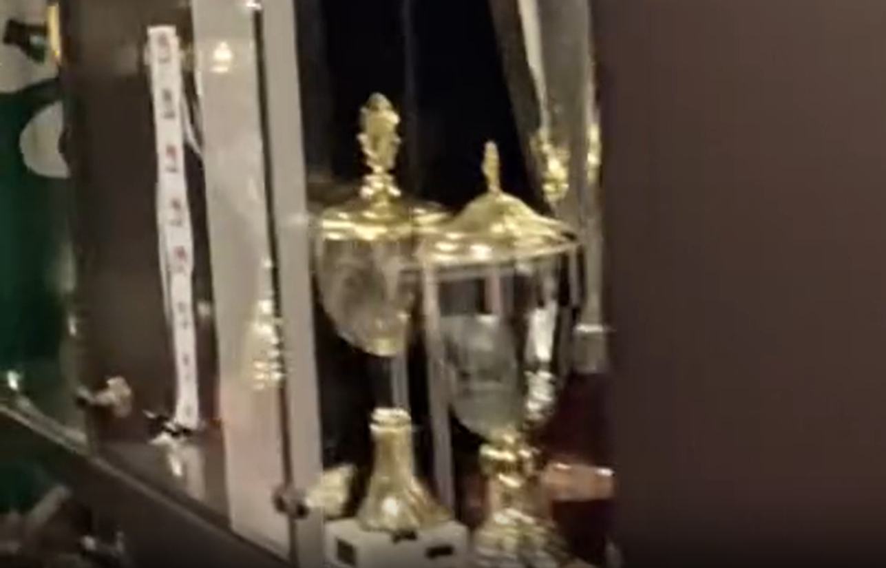 Βίντεο - «Έδειξε» τις κούπες ο Γιαννακόπουλος - Το αιχμηρό σχόλιο