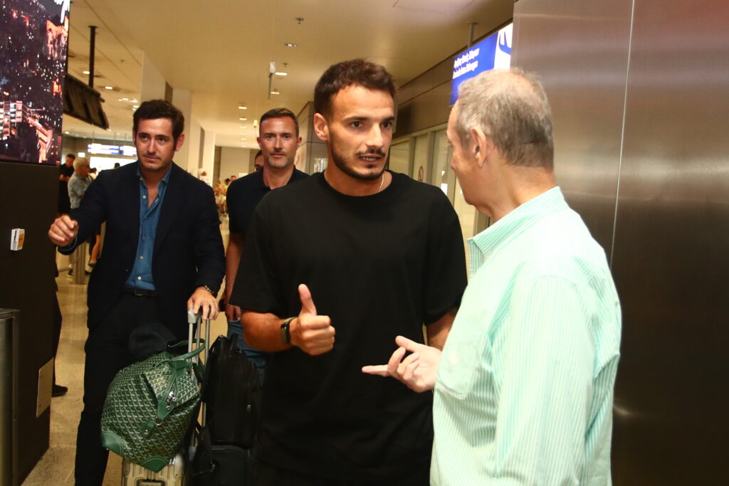 Δείτε φωτογραφίες από την άφιξη του Τσιριβέγια για τον Παναθηναϊκό