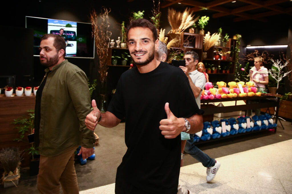 Δείτε φωτογραφίες από την άφιξη του Τσιριβέγια για τον Παναθηναϊκό