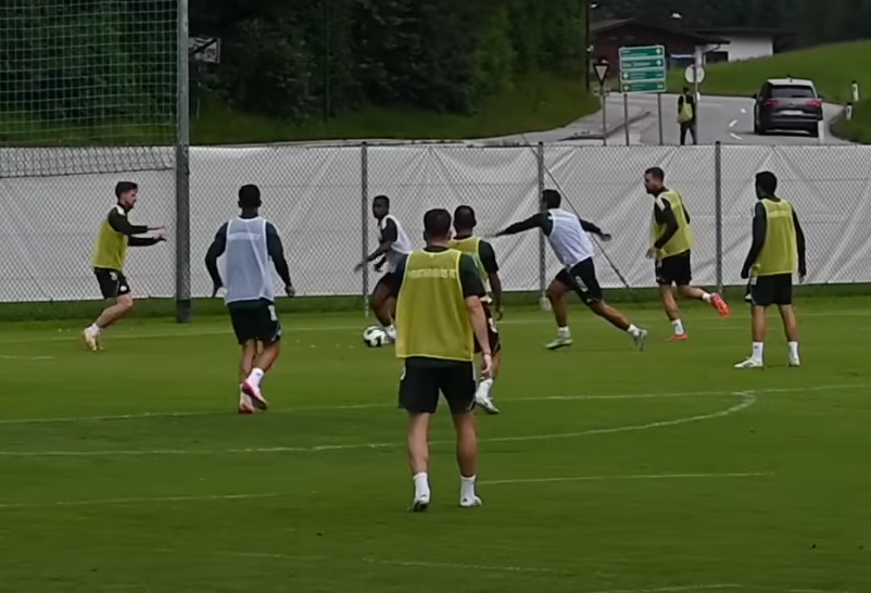 «Βροχή» γκολ και ατάκες Βιτόρια στην απογευματινή προπόνηση