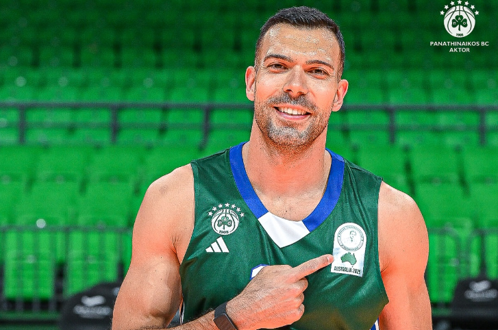 Παναθηναϊκός: Φόρεσε την ειδικά σχεδιασμένη φανέλα για την Αυστραλία ο Σλούκας (pic)