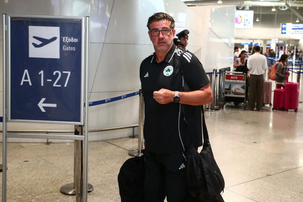 &Phi;&omega;&tau;&omicron;&gamma;&rho;&alpha;&phi;ί&epsilon;&sigmaf;: &Mu;&epsilon; &chi;&alpha;&mu;ό&gamma;&epsilon;&lambda;&alpha; &kappa;&alpha;&iota; &pi;ί&sigma;&tau;&eta; &omicron; &Pi;&alpha;&nu;&alpha;&theta;&eta;&nu;&alpha;ϊ&kappa;ό&sigmaf;... &pi;έ&tau;&alpha;&xi;&epsilon; &gamma;&iota;&alpha; &Gamma;&lambda;&alpha;&sigma;&kappa;ώ&beta;&eta;