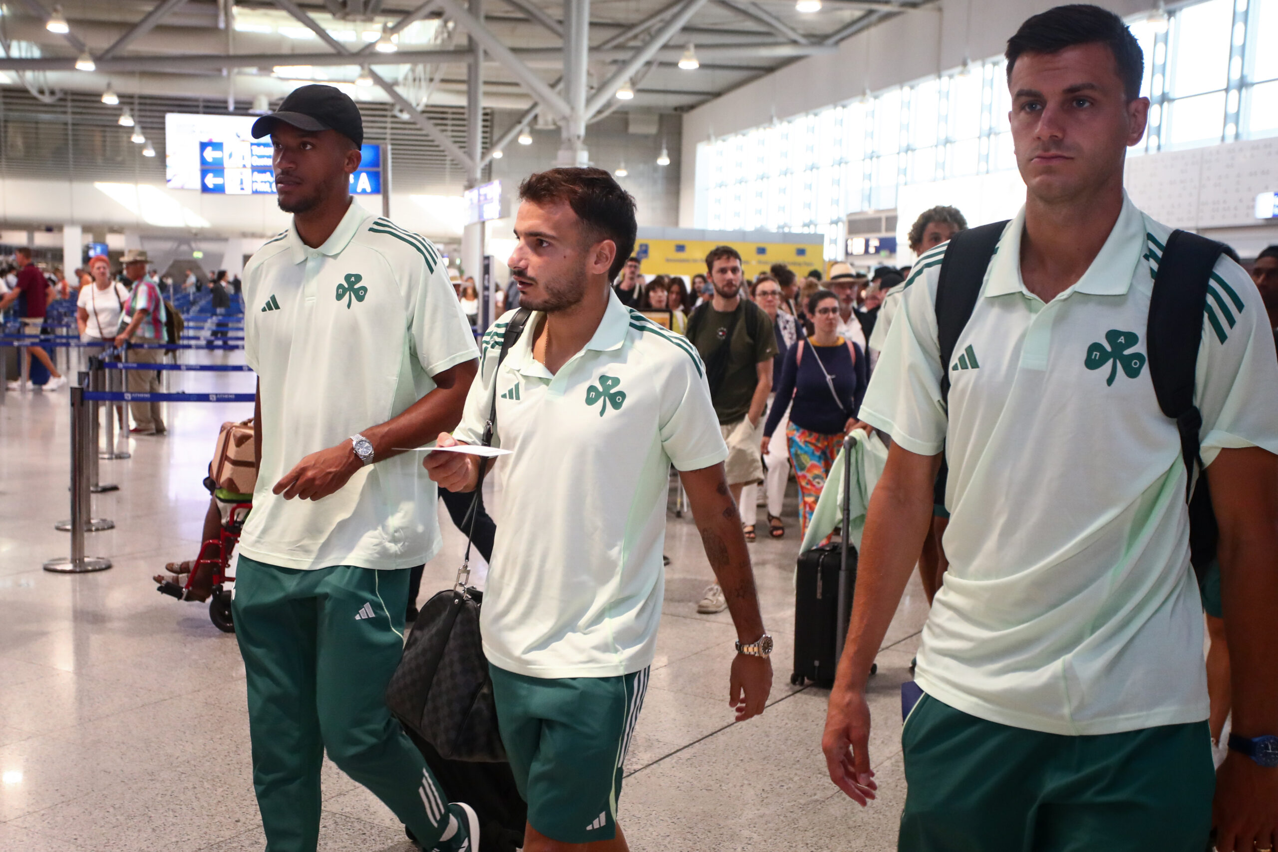 Φωτογραφίες: Με χαμόγελα και πίστη ο Παναθηναϊκός... πέταξε για Γλασκώβη