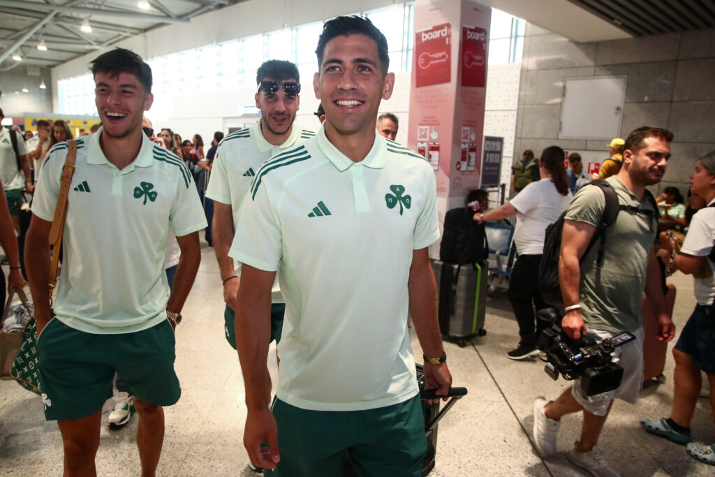 Φωτογραφίες: Με χαμόγελα και πίστη ο Παναθηναϊκός... πέταξε για Γλασκώβη