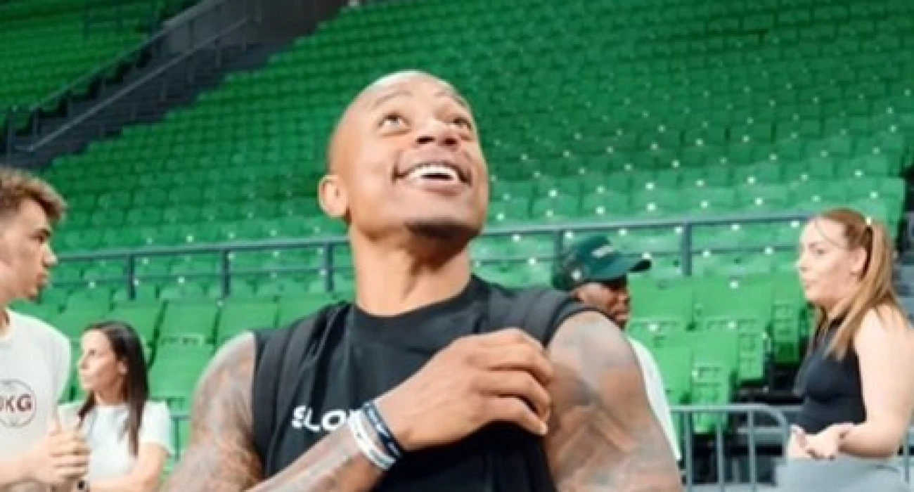 Βίντεο: Ο Αϊζάια Τόμας πήγε στο ΟΑΚΑ και... έπαθε πλάκα!