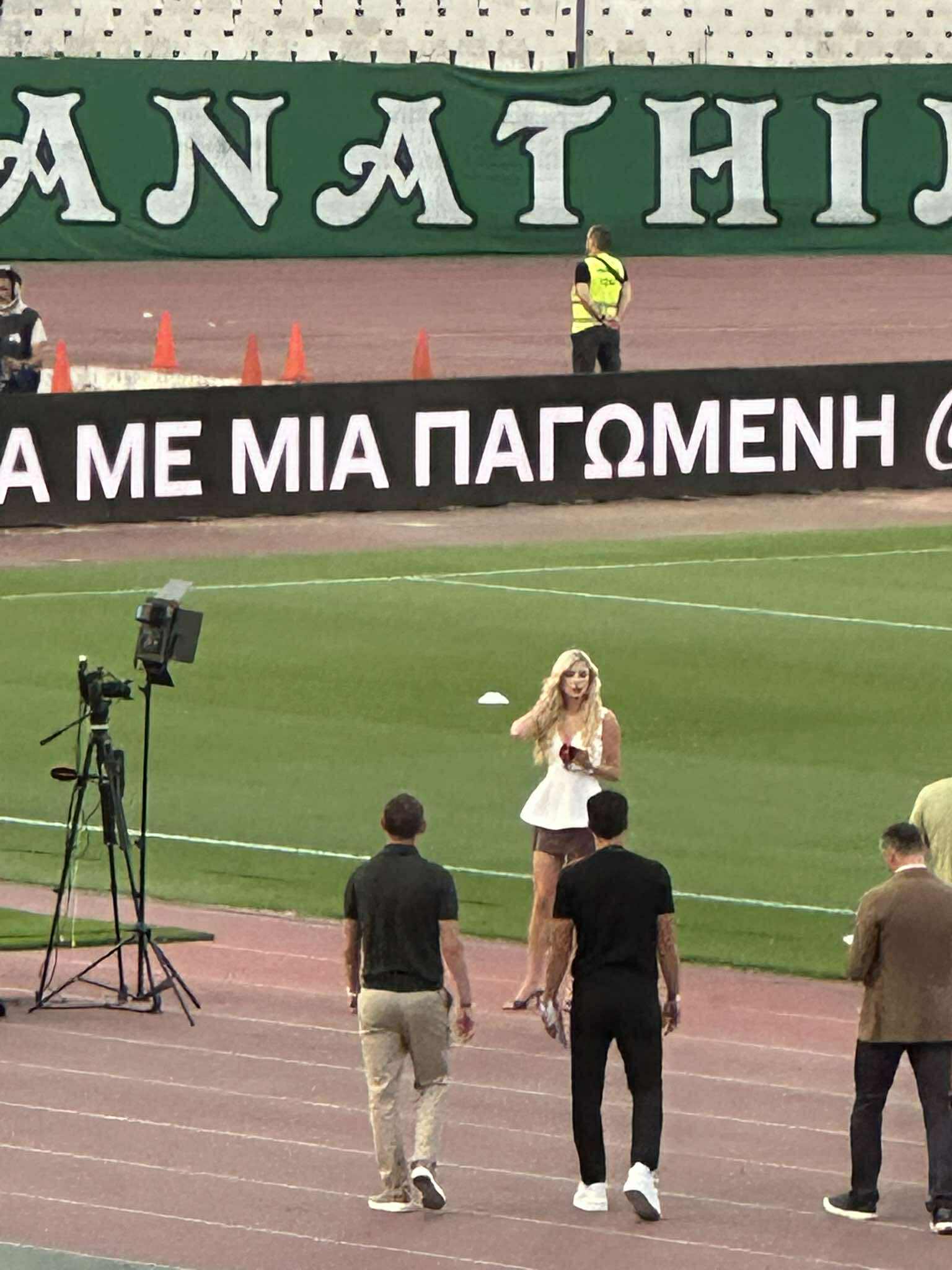 Παναθηναϊκός - Σαχτάρ: Ξετρέλανε το ΟΑΚΑ η Ντάρια Μπόνταρ στο pre-game (pics)