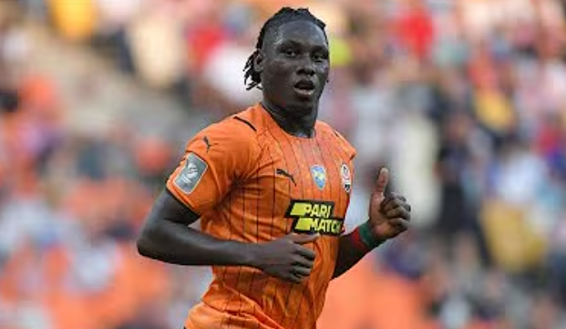 Σοκ στη Σαχτάρ: Περνάει από χειρουργείο ο Λασινά Τραορέ