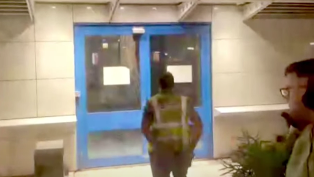 Παναθηναϊκός: Ο Ρισόν Χολμς «έπεσε» πάνω στους οπαδούς της ΑΕΚ που επέστρεψαν από την Κύπρο