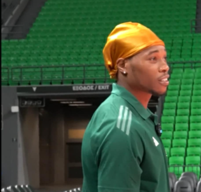 Ο Χόλμς στο ΟΑΚΑ: Το χαζεύει και ρίχνει ατάκα για το πρώτο κάρφωμα! (pics-vid)