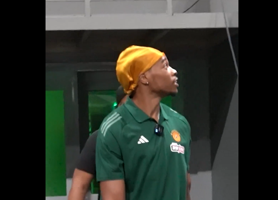 Ο Χόλμς στο ΟΑΚΑ: Το χαζεύει και ρίχνει ατάκα για το πρώτο κάρφωμα! (pics-vid)