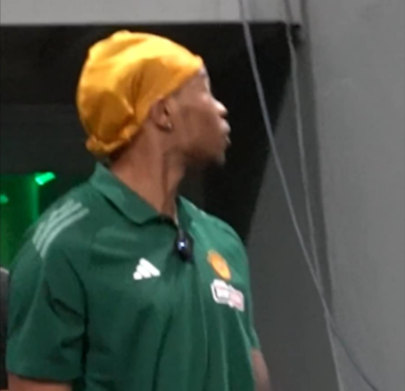 Ο Χόλμς στο ΟΑΚΑ: Το χαζεύει και ρίχνει ατάκα για το πρώτο κάρφωμα! (pics-vid)