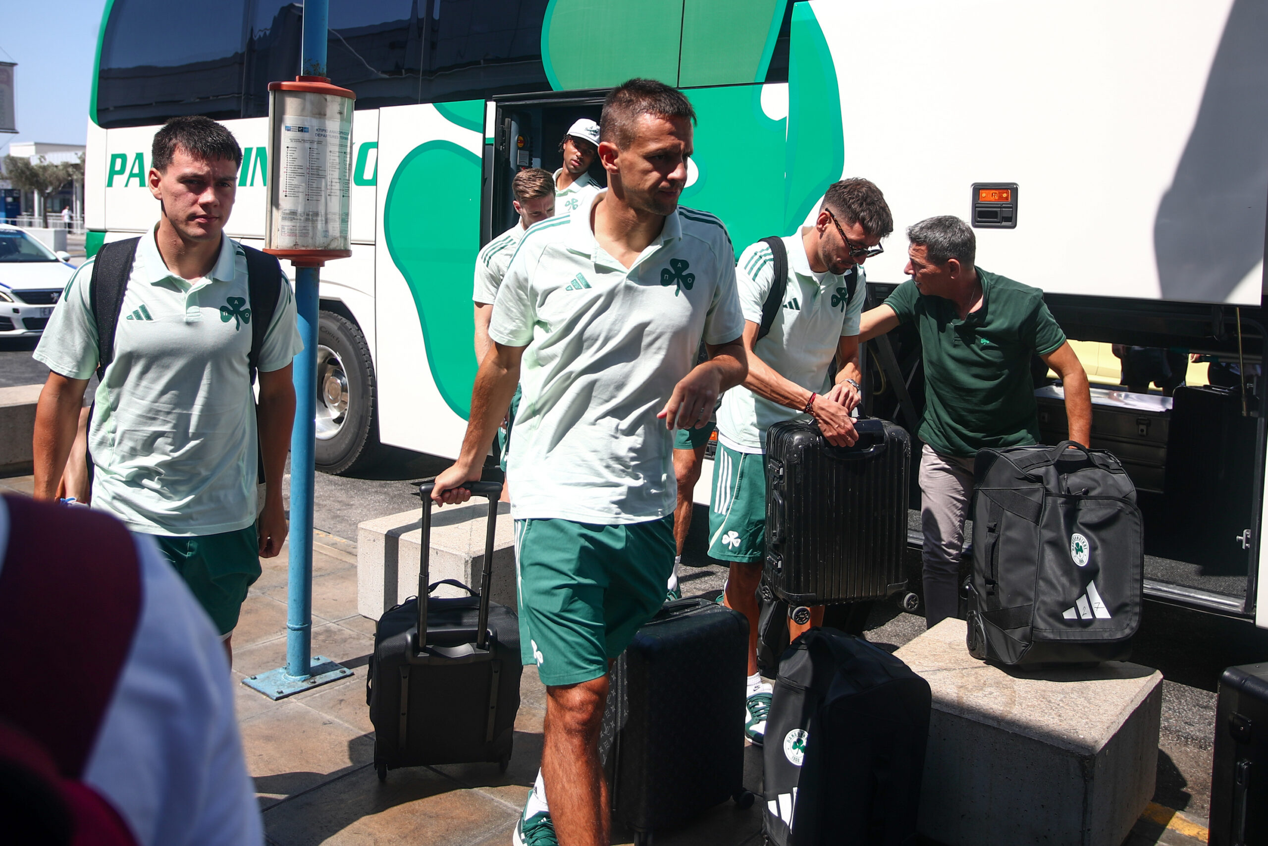 Φωτογραφίες: Αναχώρησε για... Σαχτάρ ο Παναθηναϊκός - Η αποστολή και η απουσία