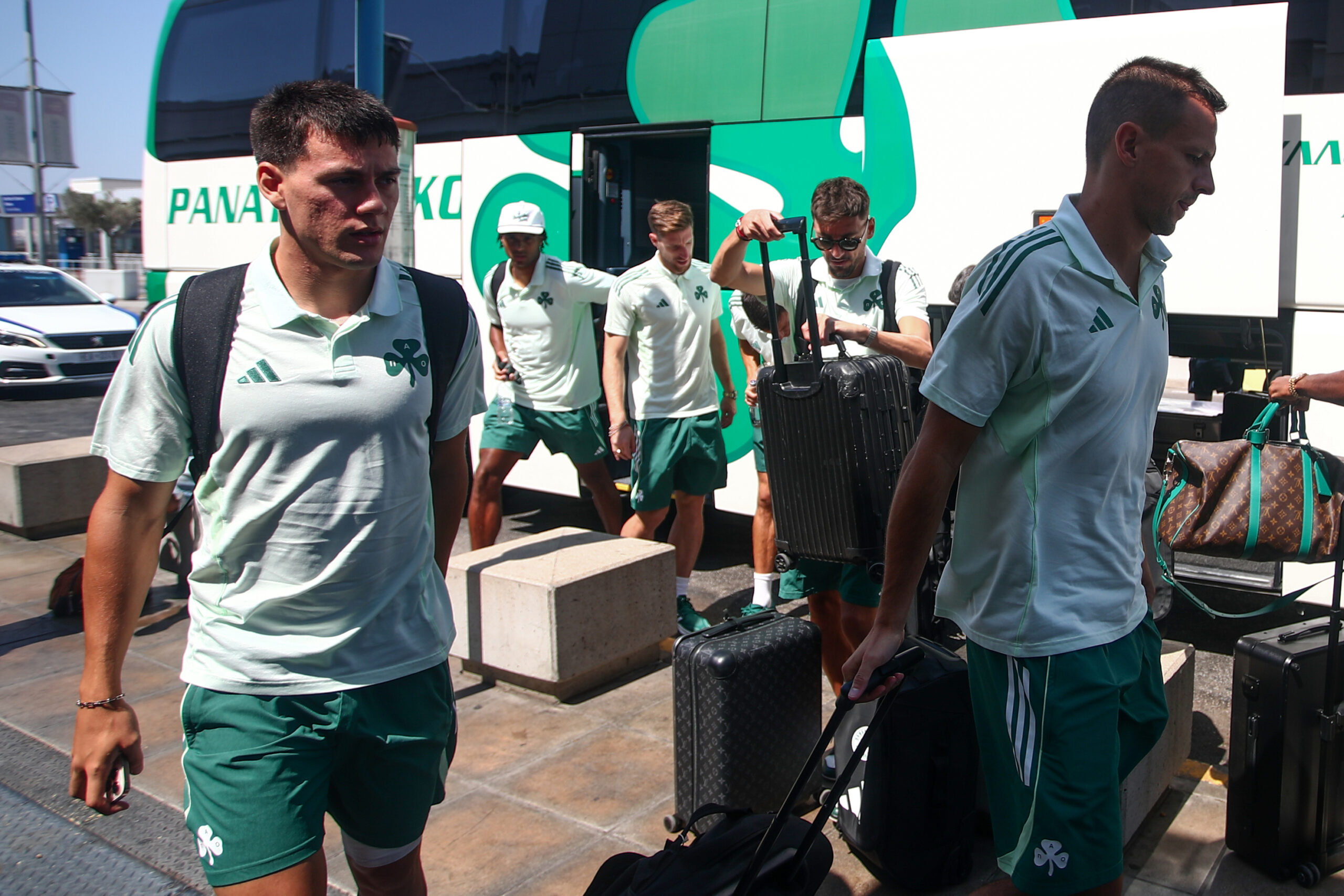 Φωτογραφίες: Αναχώρησε για... Σαχτάρ ο Παναθηναϊκός - Η αποστολή και η απουσία