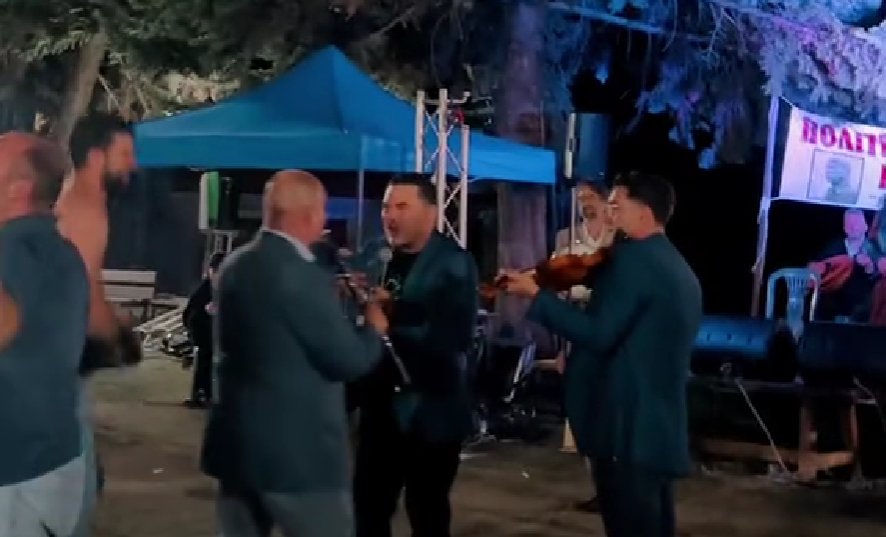 Τραγούδησαν τον ύμνο του Παναθηναϊκού σε πανηγύρι στα Τζουμέρκα (vid)