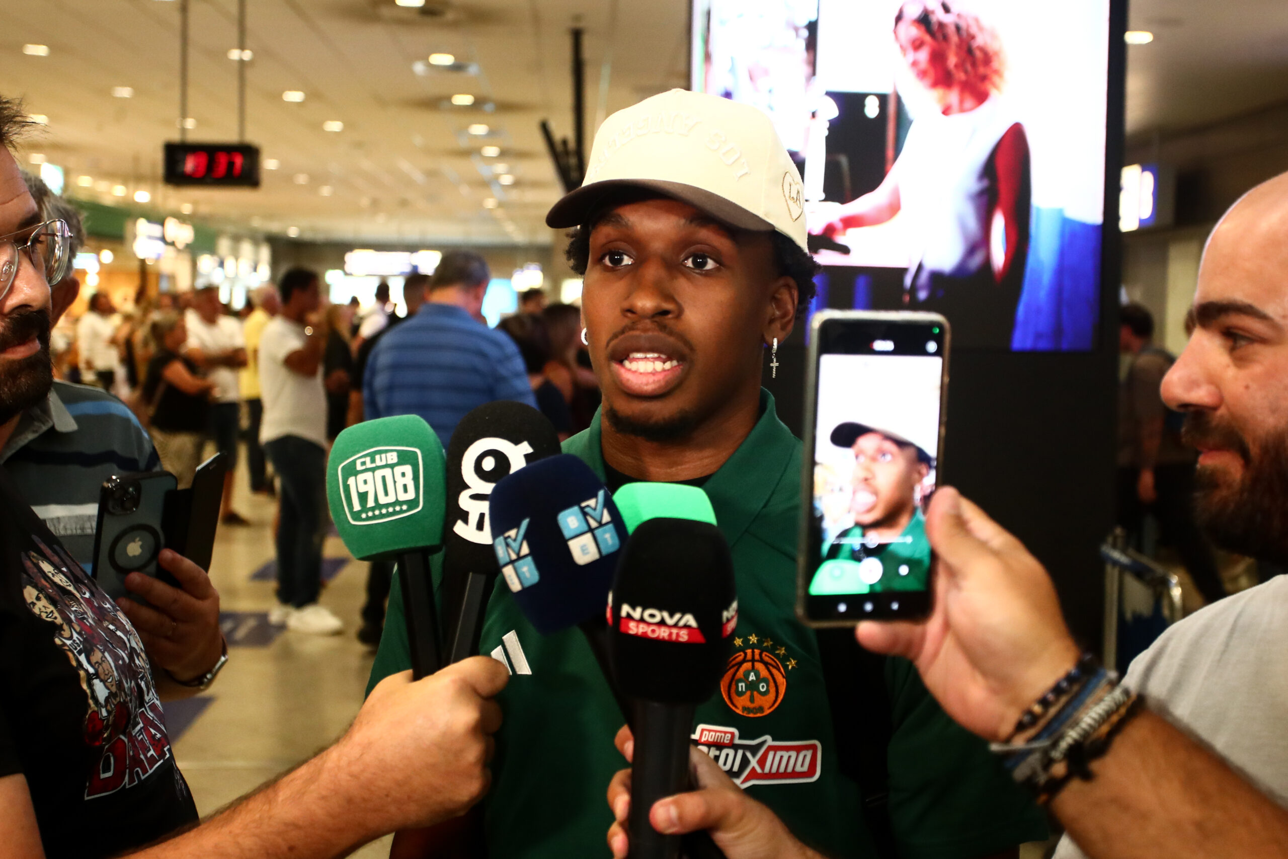 Παναθηναϊκός: Δείτε φωτογραφίες από την άφιξη του Σορτς στο «Ελευθέριος Βενιζέλος» (pics)