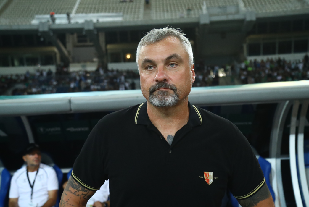 Βιτόρια στη συν. Τύπου: Δηλώσεις για Καλάμπρια, Μαξίμοβιτς και διαιτησία