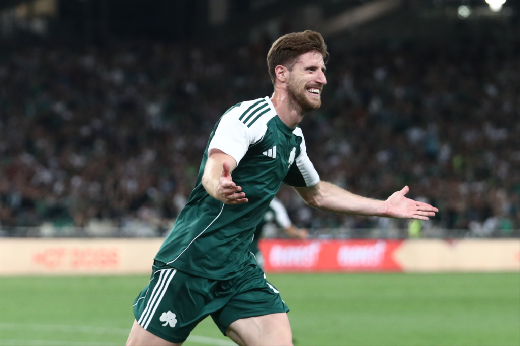 Δείτε βίντεο: «Καλάμπρια, πορόμ πορόμ πομ πομ» στο ΟΑΚΑ