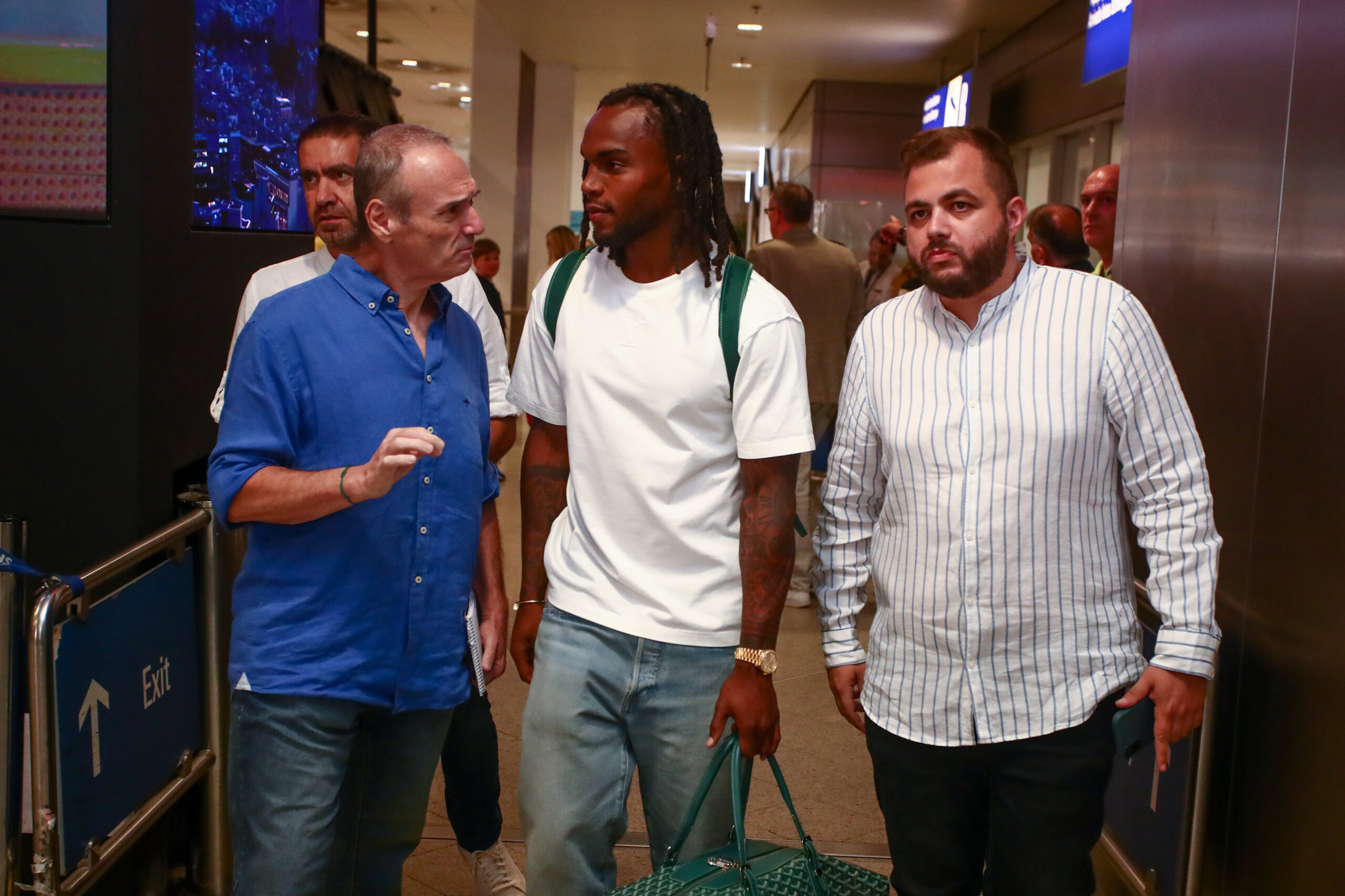 Δείτε φωτογραφίες: Η άφιξη του Ρενάτο Σάντσες για τον Παναθηναϊκό (pics)