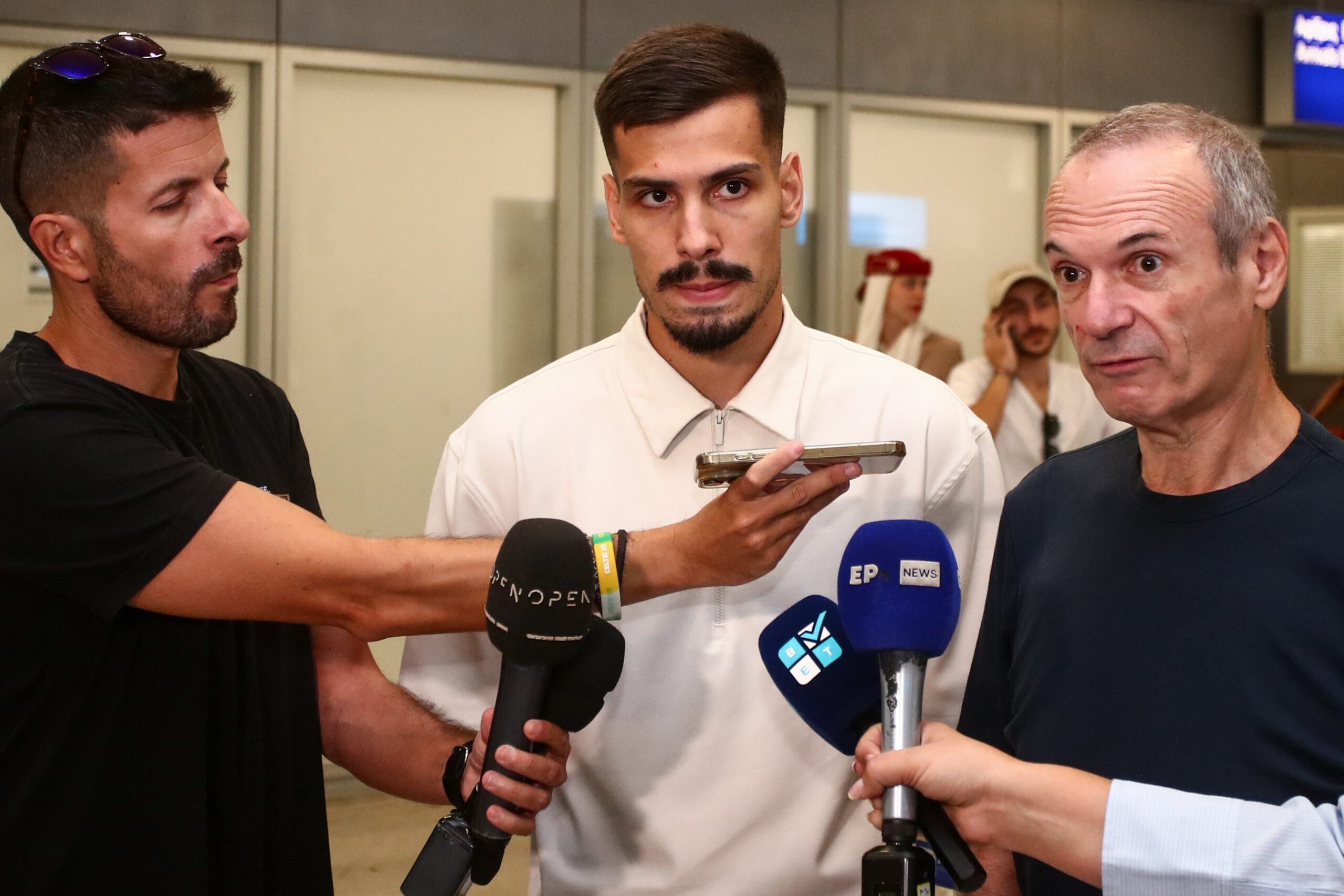 Δείτε φωτογραφίες από την άφιξη του Μίλος Πάντοβιτς για τον Παναθηναϊκό (pics)