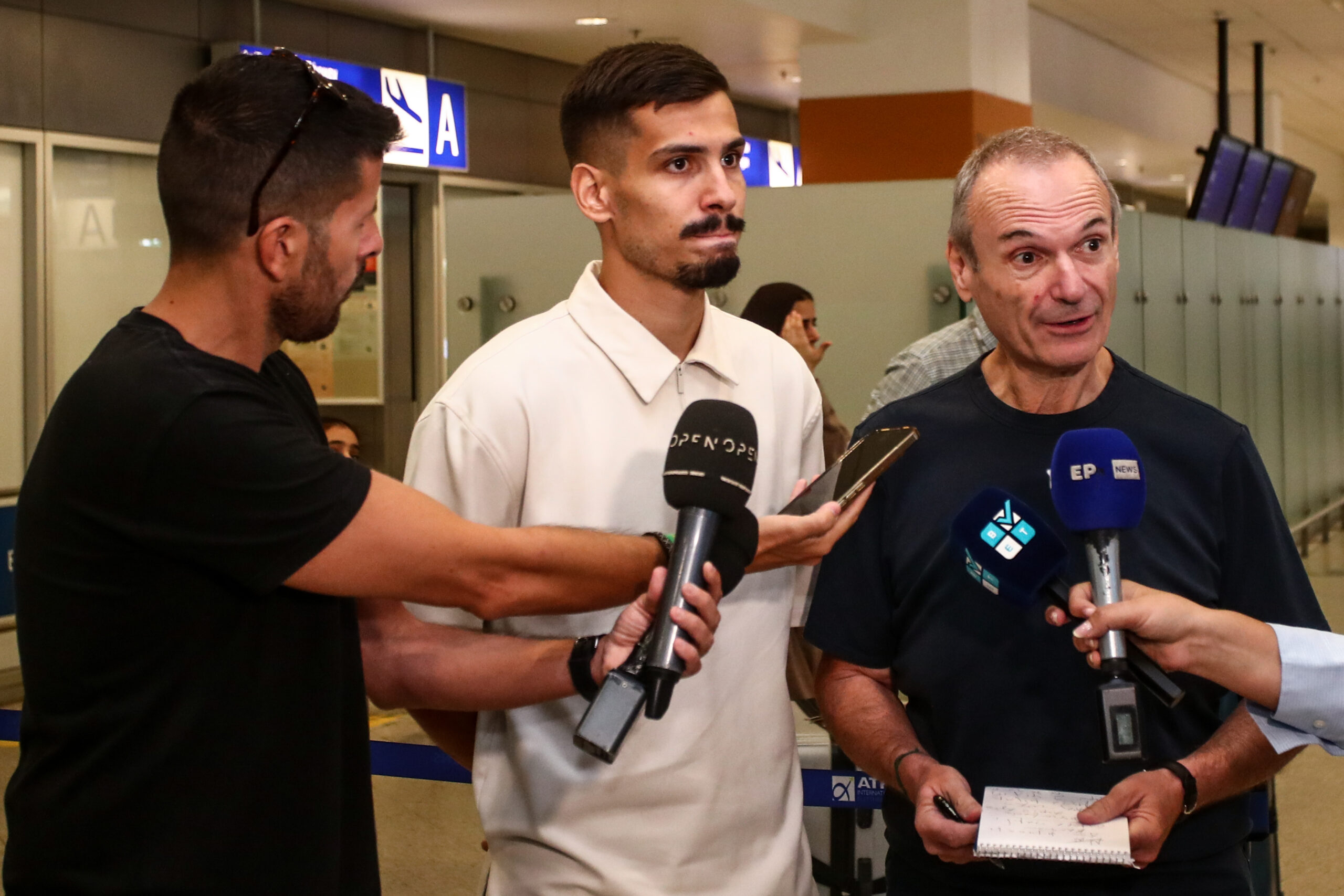 Δείτε φωτογραφίες από την άφιξη του Μίλος Πάντοβιτς για τον Παναθηναϊκό (pics)